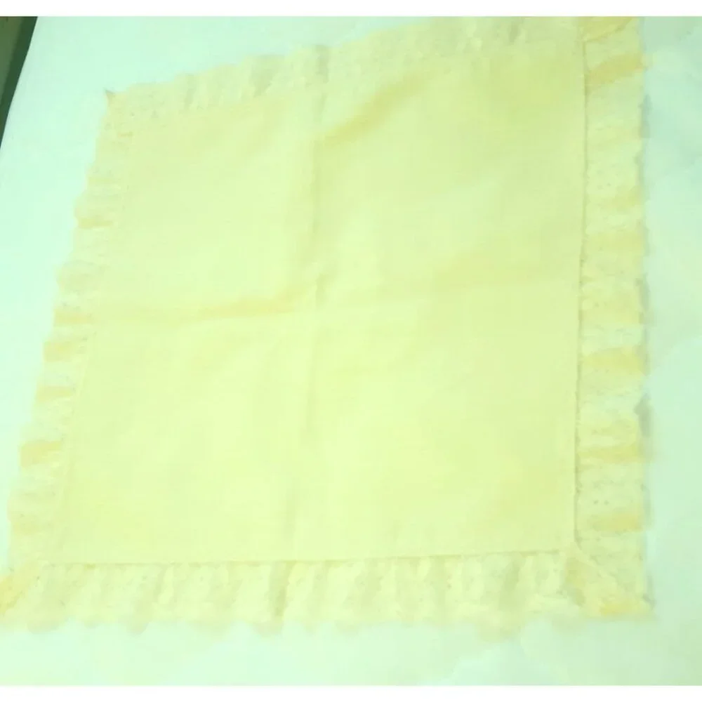 Set of 4 Vintage Lace Trim Linen Cloth‎ Napkins Pale Yellow 16